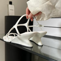 Zapatos de mujer vacíos con cabeza redonda, sandalias de punta abierta de tacón bajo de color sólido a la moda, sandalias de correa versátiles de temperamento simple - details 15