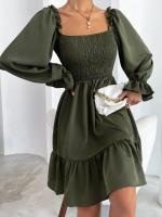 Vestido de mujer con mangas largas con volantes, cuello cuadrado, crepé paralelo, costura, cuerpo con volantes dobladillo - details 5