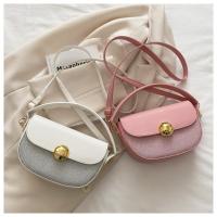 Bolso cruzado de lentejuelas de estilo coreano a la moda, bolso de sillín de Pu de medio círculo, correa ajustable, bolso de hombro de gran capacidad para mujer - details 9