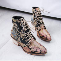 Botas Martin bordadas de tacón alto puntiagudo de tacón grueso europeo y americano para mujer botas cortas bordadas para mujer - details 0