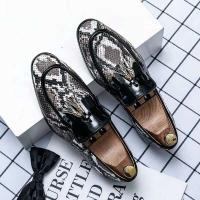 Zapatos casuales puntiagudos con patrón formal estilo caminar para hombres de cuero coreano - details 4
