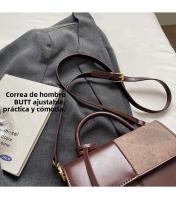 Nuevo bolso de mensajero versátil de hombro, bolso cuadrado pequeño portátil con costuras. - details 4