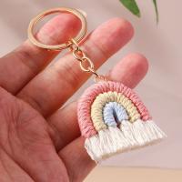 Colgante de borlas, llavero de arcoíris de tres colores, bonito llavero tejido hecho a mano, llavero de arcoíris de punto dulce duradero, regalos - details 1
