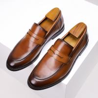 Mocasines de cuero estilo británico casual negro con un pedal y gorro. - details 17