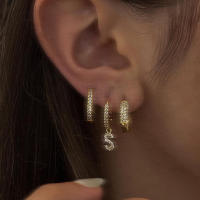 Pendientes colgantes con letras a-z, joyería dorada femenina, aretes con letras con nombre, 1 piezas - details 3