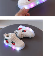 Nuevos zapatos de tablero iluminados para niños, zapatos casuales de dibujos animados de fresa de suela suave antideslizante - details 10