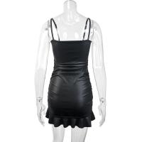 Vestido corto ajustado de verano con tirantes de cuero y fruncido para mujer - details 7