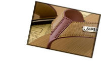 2025Nuevas Chanclas de Verano para Hombres Sandalias de Textura de Madera Antideslizantes Zapatos de Playa de Punta Plana - details 9