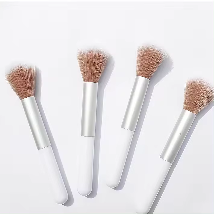 Brocha de Maquillaje Ogin Pincel Herramienta de Belleza Portátil para Principiantes - 1