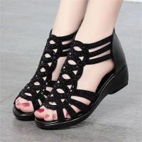 Sandalias verano de las mujeres 2025 nuevos zapatos de suela blanda desgaste exterior de moda sandalias de las mujeres tacón de cuña mujeres - details 1