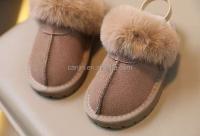 Nuevas zapatillas de invierno para niños con tirachinas de felpa, zapatos informales esponjosos para el hogar de alta calidad y bajo precio, zuecos de cuero 23-32 # - details 7
