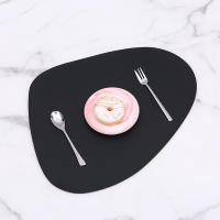 Manteles individuales y posavasos de piel, manteles individuales y posavasos lavables de PVC, resistentes al calor, antideslizantes, antimanchas, aptos para mesa de cocina, 39x33cm - details 4