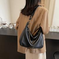 Bolso de hombro estilo vintage en colores negro, caqui y café con correa de cadena y cierre de cremallera - details 6