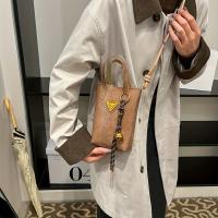 Bolso bandolera para teléfono de inspiración vintage para mujer - Cierre magnético, correa ajustable, color beige, diseño elegante y funcional para uso diario - details 10