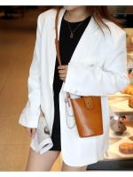 Bolso bandolera de piel auténtica para mujer con correa ajustable para el hombro y cierre giratorio - Diseño elegante minimalista, varios colores (marrón café/blanco leche/gris oscuro y más) - Bolso versátil para uso diario, informal y profesional, bolso - details 5