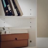 Mesa Auxiliar con 2 Estantes Consola Mesita de Noche con Ruedas Mesa Blanca Mesita 70 x 35 x 60 cm FBT34-W ES - details 48