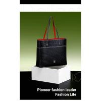 Bolso de hombro de cuero con letra CH para mujer, bolso de gran capacidad, resistente, elegante, informal, a la moda, con Base, mochila de lujo de alta gama - details 3