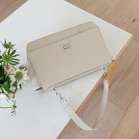 Bolso de mano profesional con solapa y cierre para mujer - Bolso de trabajo de cuero sintético de gran capacidad con cierre de hebilla seguro, correa desmontable - Elegante bolso cruzado/hombro para oficina, viajes, todos los días - Disponible en blanco y - details 9