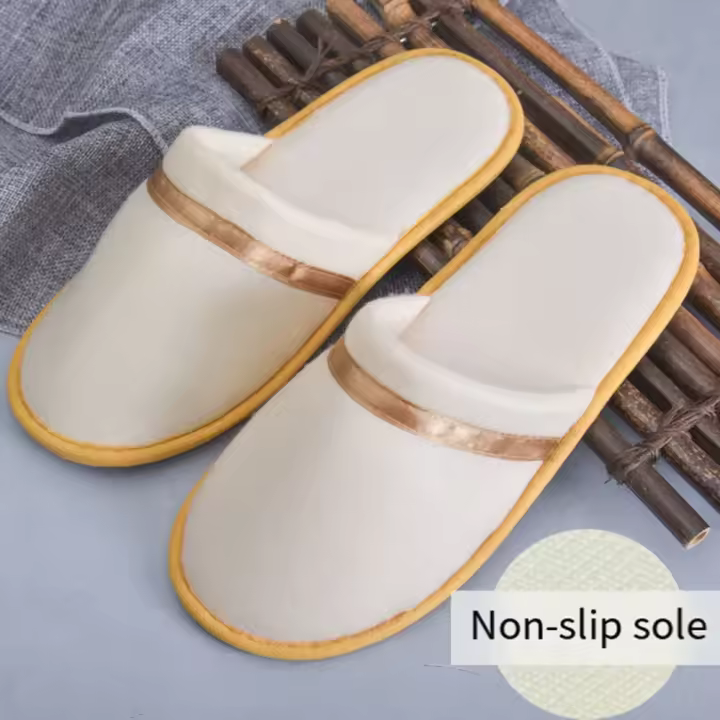 Zapatillas desechables de invierno para hombre y mujer, Zapatillas de casa de Hotel, sandalias de viaje portátiles antideslizantes, chanclas suaves y cálidas de lana Coral, 1 par - 1