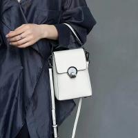 Bolso Cruzado de Cuero Genuino para Mujer Mini Monedero Elegante, Cierre con Snap, Versátil para Uso Diario y Formal, en Negro/Blanco - details 0