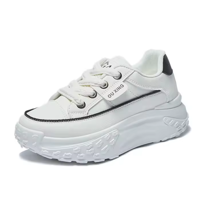 Versión coreana de los pequeños zapatos blancos femeninos 2025 primavera y verano nuevos ins estudiantes zapatos casuales de la calle zapatos femeninos gruesos de la placa del fondo que aumentan los zapatos - 1