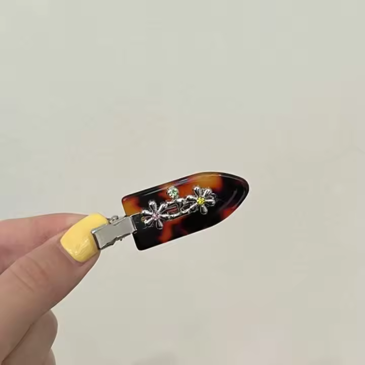 Horquilla sin rastro con diamantes de imitación, Clip de pico de pato con flor, horquilla de acetato, tocado de Metal, pinza para el pelo para maquillaje diario - 1