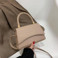 Bolso bandolera de mano pequeño de diseñador de moda de cuero PU de color sólido con patrón para mujer - details 21