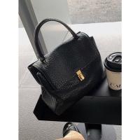 Bolso pitot negro de gran capacidad para mujer 2025 nuevo bolso de mensajero de viaje de moda de alta gama - details 1