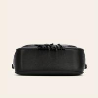 Bolso cruzado elegante y minimalista Cuero sintético, cierre con cremallera, mantenimiento fácil, estilo urbano, duradero Ideal para mujeres y mamás - details 6