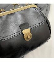 Elegante bolso cruzado negro para mujer, bolso de hombro retro chic con cierre dorado, perfecto para la moda de otoño e invierno - details 2