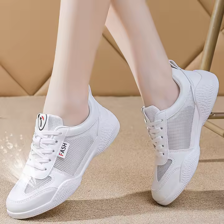 Nuevos zapatos blancos pequeños de malla, zapatos versátiles para papá para mujer, zapatos deportivos informales transpirables para correr para mujer - 1