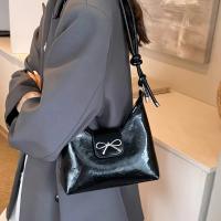 Bolso de hombro con forma de luna, bolso cruzado para mujer, regalo perfecto para el día de San Valentín para ella, la mejor opción de regalo de San Valentín - details 4