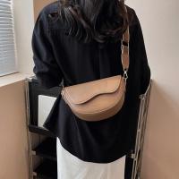 Bolso de hombro informal de cuero para mujer, bandolera con solapa, bolso de sillín, bolso Retro con 2 correas - details 6