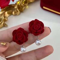 Pendientes largos elegantes con borlas de rosas rojas francesas, adecuados para mujer, colgante de circonita con temperamento R, joyería para fiestas y bodas - details 8