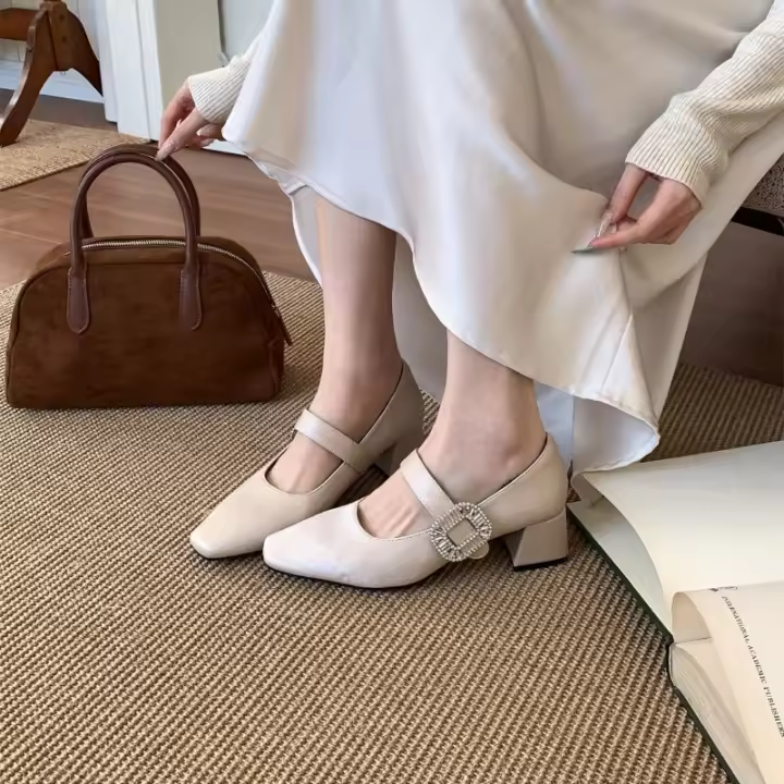 Temperamento francés diamantes de imitación tacón grueso tacones altos zapatos individuales nueva brisa de noche con falda zapatos Mary Jane - 1