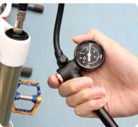 Bomba de alta presión para bicicleta de montaña, amortiguador de suspensión trasera con manómetro y botón de purga, CNC, 300psi - details 9