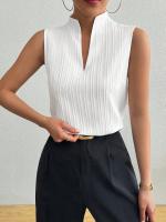 Nueva camiseta casual ajustada de mujer con cuello en V, camiseta casual delgada sin mangas de corta distancia - details 2