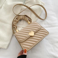 Bolso de hombro cuadrado con botón en forma de corazón, bolso de mano versátil para desplazamientos informales para mujer, bolsos únicos, bolso bandolera, regalos para novia, día de San Valentín, artículos esenciales de viaje - details 2