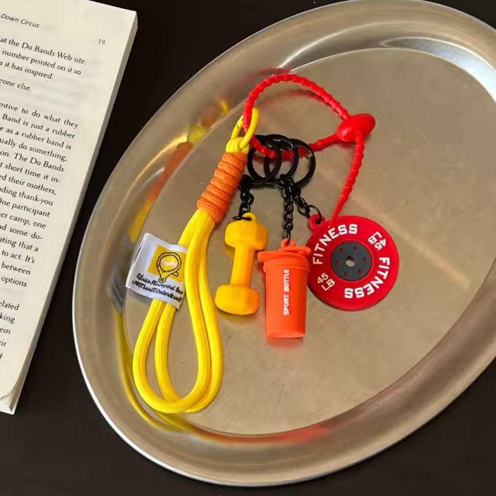 Llavero de fitness tejido a mano, mini mancuerna antipérdida, llavero para amantes del gimnasio, colgante de cuerda de nailon con placa de peso. - 1