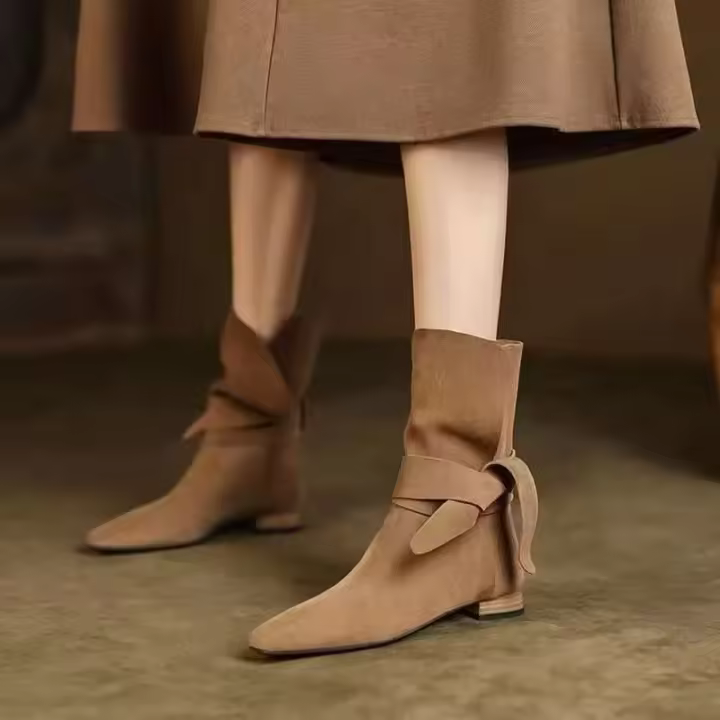 2024 nuevas mujeres de otoño de gamuza con tacones gruesos puntiagudos, botas de moda hechas de cuero genuino - 1