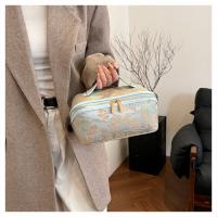 Nueva y elegante bolsa de cosméticos bordada para mujer, viaje portátil, artículos de tocador de gran capacidad y bolsa de almacenamiento - details 1
