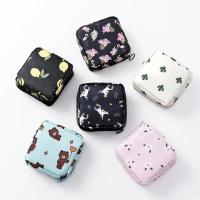 Bolsa de almacenamiento de tampones de servilleta sanitaria para mujer, bolsa organizadora portátil impermeable, bolsa de servilletas sanitarias con patrón - details 1