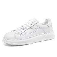 Nuevos zapatos blancos gruesos para hombre, Color sólido, ligeros, antideslizantes, zapatos deportivos de moda que aumentan la altura, cuero genuino - details 3