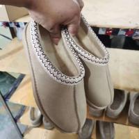 La nueva banda elástica de invierno es un zapato informal de moda, equipado con zapatillas planas de lana. - details 1