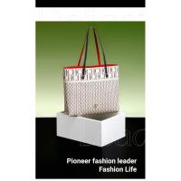 Bolso de hombro de cuero con letra CH para mujer, bolso de gran capacidad, resistente, elegante, informal, a la moda, con Base, mochila de lujo de alta gama - details 16