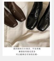 Nuevas botas cortas delgadas de piel de caballo lavada con punta cuadrada y tacón grueso - details 7