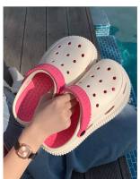 Los estudiantes usan la versión coreana de moda y creativa de los zapatos con agujeros, zapatillas geniales de cabeza de bolsa de paso de mierda de suela gruesa suave de EVA de verano para mujer - details 17