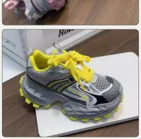 2025 primavera y verano nuevos zapatos niños transpirables solo red zapatos deportivos niñas ligero moda papá zapatos niños medianos y viejos. - details 2