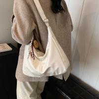 Bolso Hobo sencillo con colgante de bolso de hombro de cuero de PU estilo coreano con cremallera bolso cruzado de Color sólido bolso de mujer - details 2