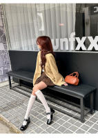 Nuevos zapatos franceses Mary Jane cabeza cuadrada diseño de hebilla de una palabra tacón medio grueso boca poco profunda zapatos individuales charol de mujer - details 16